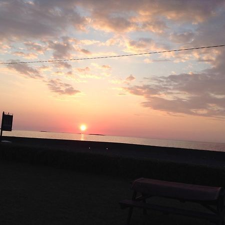 Bed and Breakfast Seaside Accomodation Quilty Екстер'єр фото