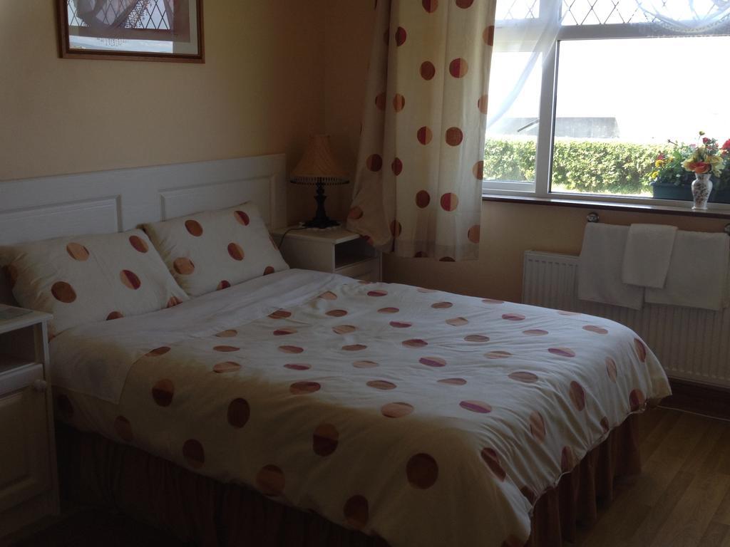 Bed and Breakfast Seaside Accomodation Quilty Номер фото