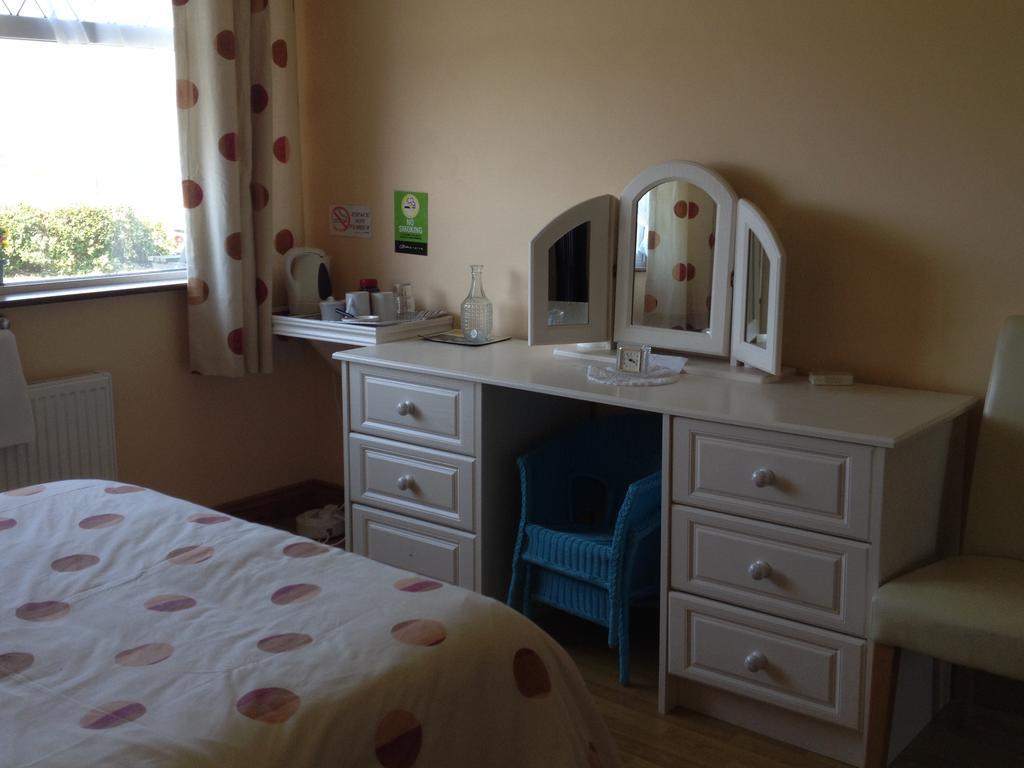Bed and Breakfast Seaside Accomodation Quilty Номер фото